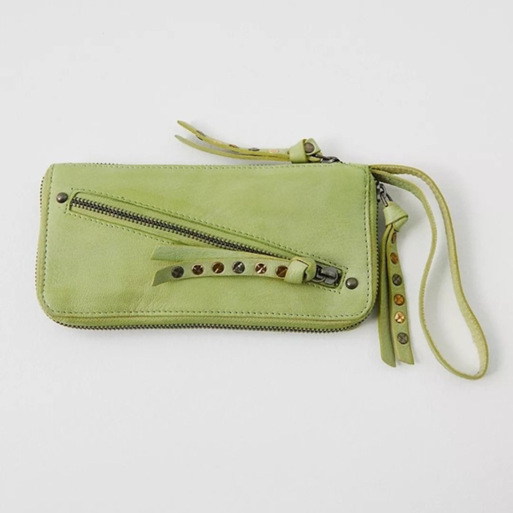 New🌟Free People-Distressed Wallet: Cactus